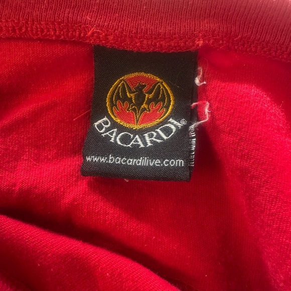 Bacardi Long Sleeve T-Shirt Men’s Large Red White Bat Logo Graphic Tee - Picture 4 of 4
